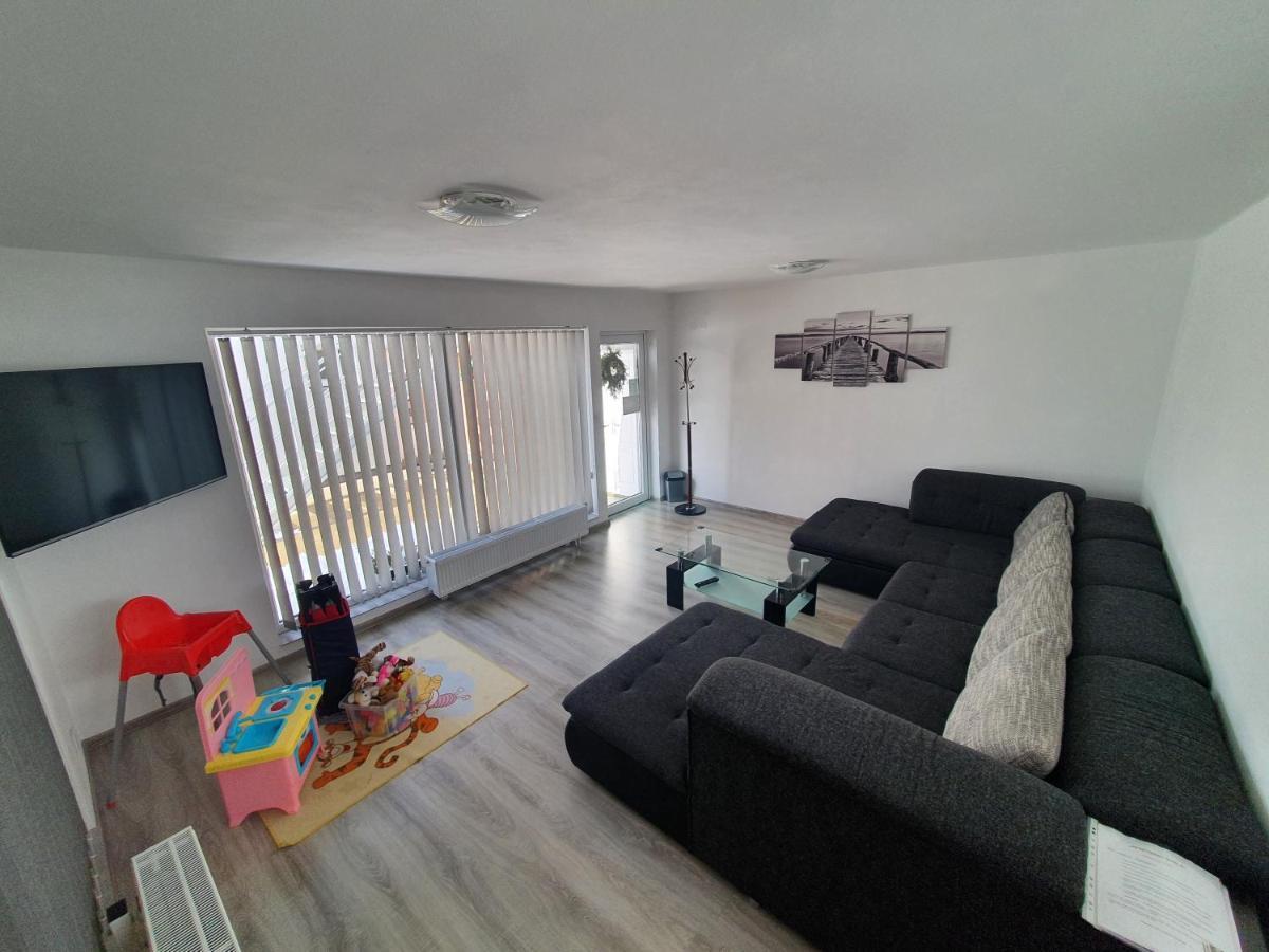 Apartmanovy Dom Stela Bešeňová Eksteriør billede