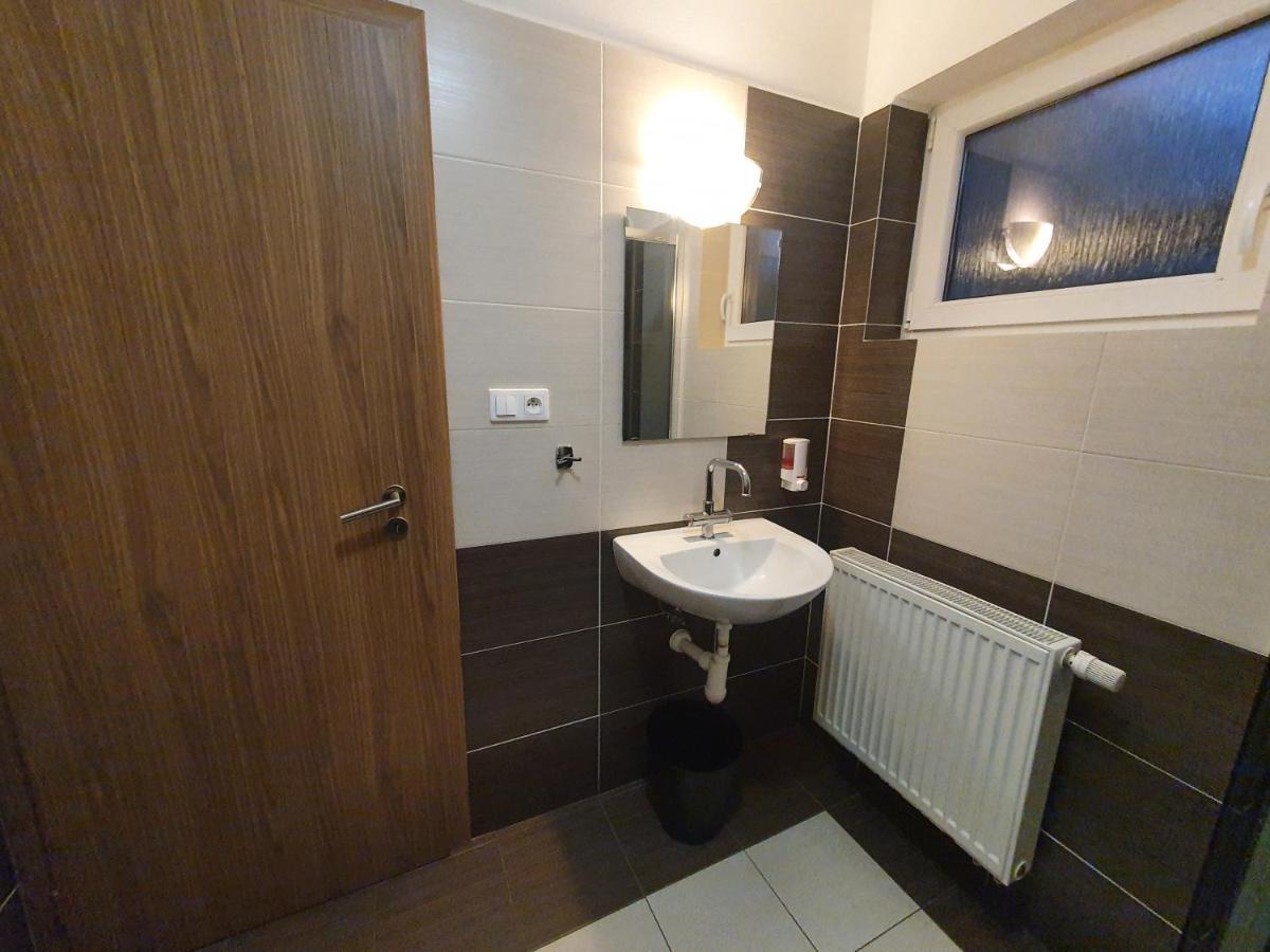 Apartmanovy Dom Stela Bešeňová Eksteriør billede