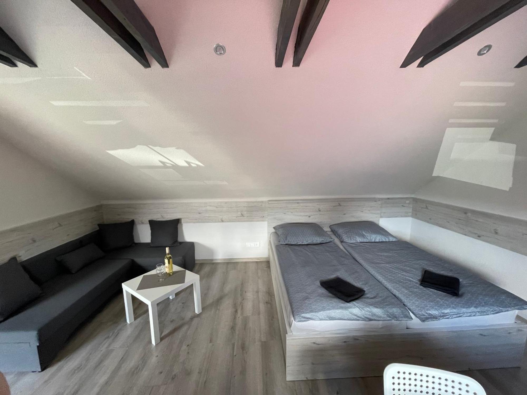 Apartmanovy Dom Stela Bešeňová Eksteriør billede