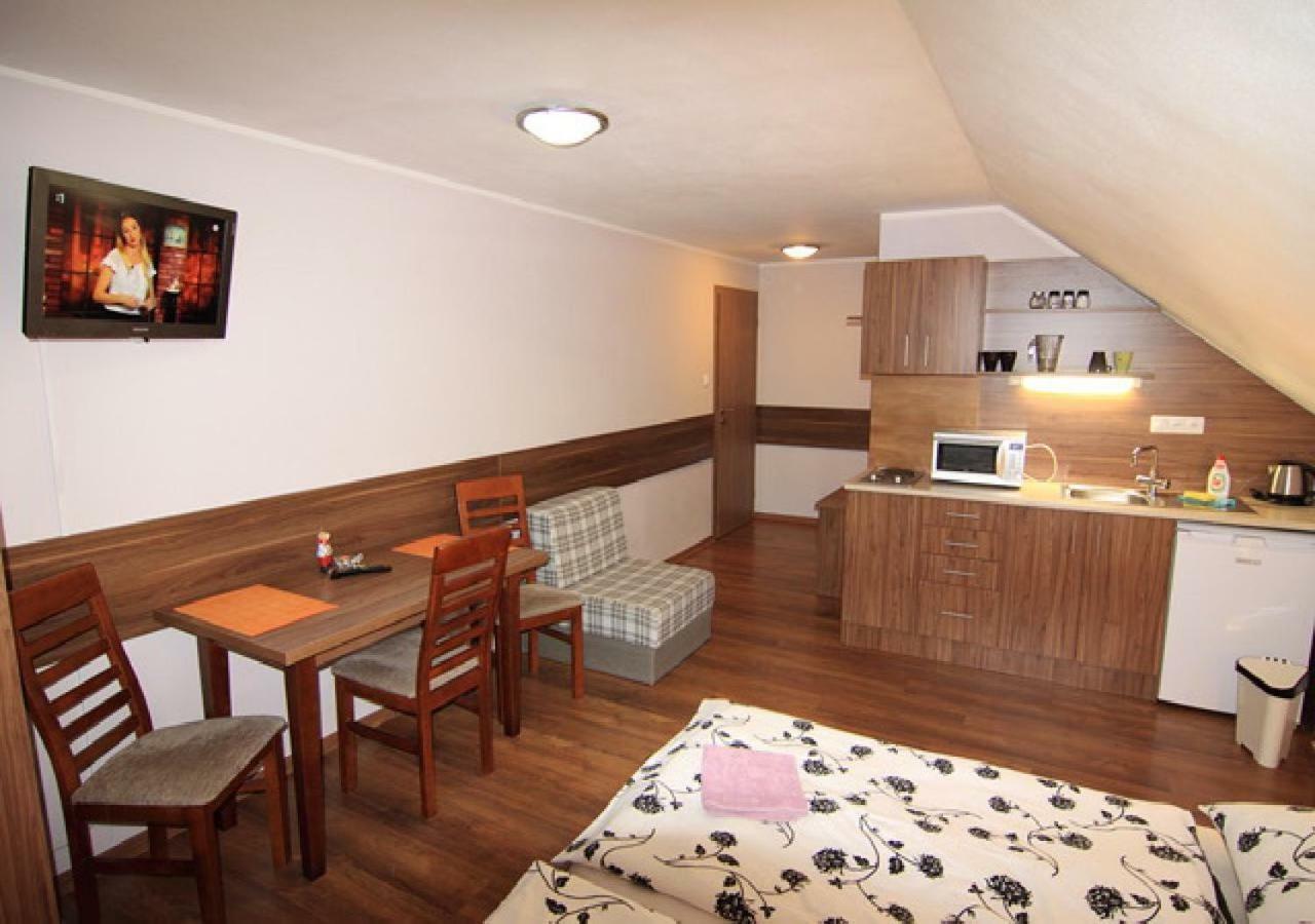 Apartmanovy Dom Stela Bešeňová Eksteriør billede